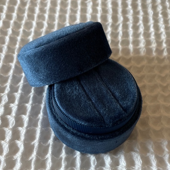 Circular Blue Velvet Ring Box (w/ Lid) - Picture 3 of 4